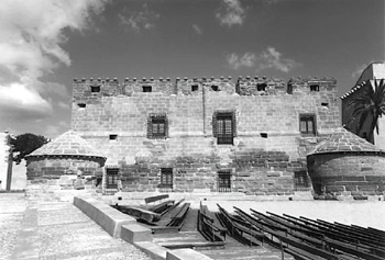 Palacio del castillo, sede del Museo Antonio Manuel Campoy.