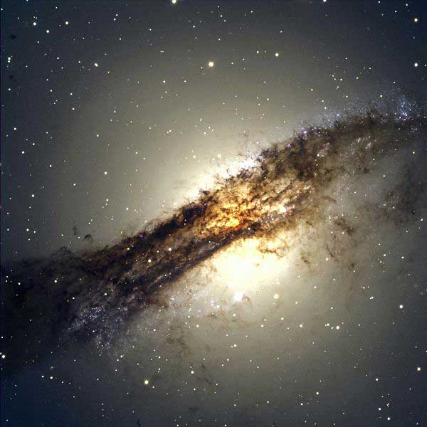 GALAXIA NGC 5128 O CENTAURUS A