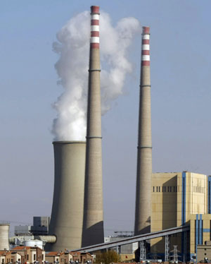 Chimeneas de una central el�ctrica en Pek�n (Foto: Efe)