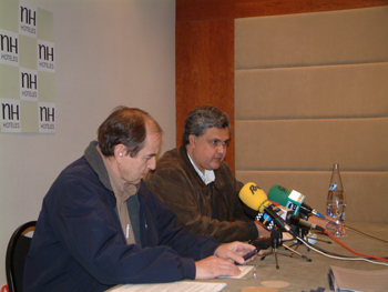 Momento de la rueda de prensa ofrecida por Ecologistas en Acci�n, el 02-12-2004