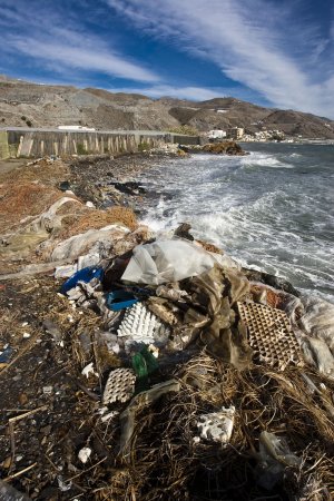 Los pl�sticos y los invernaderos se han 'comido' la playa. � J. MART�N