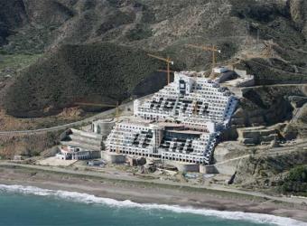 Vista aérea del hotel de El Algarrobico- JULIÁN ROJAS