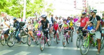 Los ciclistas partieron desde Puerta Purche en su bicifestación © Joly Digital | El Almería