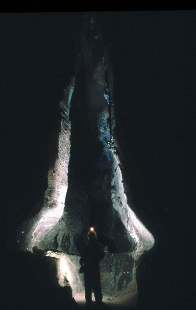 Secci�n t�pica en la Cueva del Agua. � JAGS.