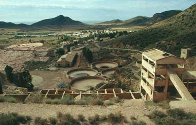 Poblado e infraestructuras mineras de Rodalquilar. � JJMG.