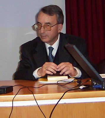 Ignacio N��ez de Castro Garc�a, Catedr�tico de Bioqu�mica y Biolog�a Molecular
